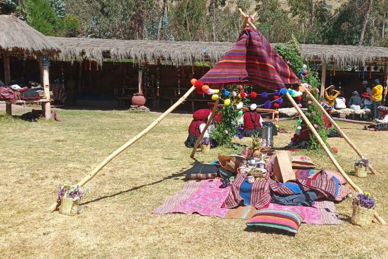 Cuzco: Ñujchu Valley Tour with Pachamanca Lunch