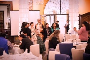Cena con spettacolo folcloristico al ristorante Casa Tambo