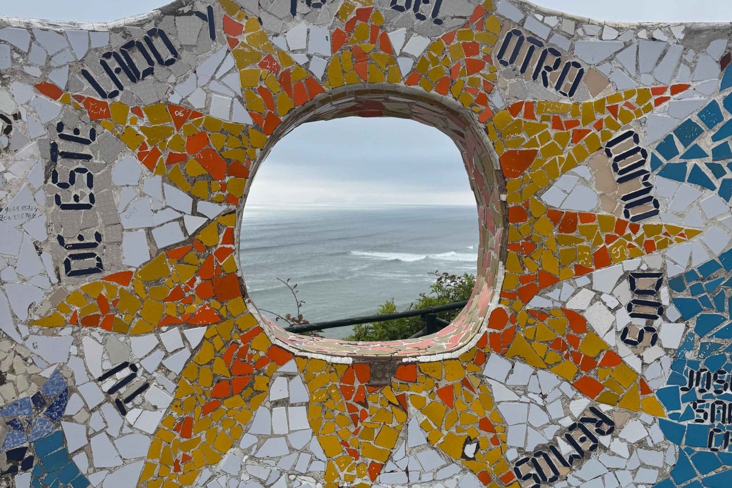 Enjoy Miraflores on foot: Huaca Pucllana, Kennedy Park, Parque del Amor