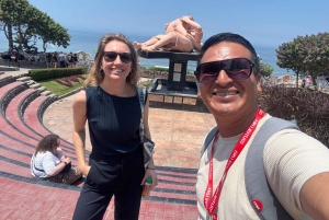 Enjoy Miraflores on foot: Huaca Pucllana, Kennedy Park, Parque del Amor