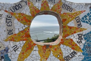 Enjoy Miraflores on foot: Huaca Pucllana, Kennedy Park, Parque del Amor