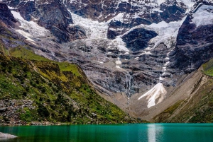 フマンタイ湖への食事付きツアー