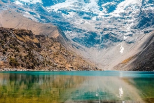 フマンタイ湖への食事付きツアー