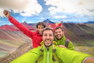 Cusco: Guided Day Tour and Rainbow Mountain Hike with Lunch