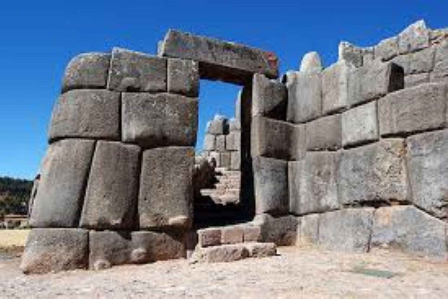 'Explorez Sacsayhuaman ! Transfert aller-retour depuis Cusco'.