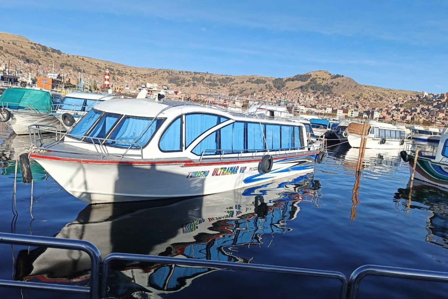 Ilhas Flutuantes dos Uros: visita guiada, cultura e tradição.