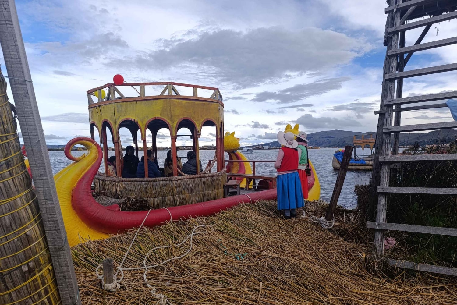 Ilhas Flutuantes dos Uros: visita guiada, cultura e tradição.
