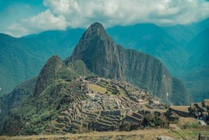 Da Aguas Calientes: Ingresso a Machu Picchu e tour privato