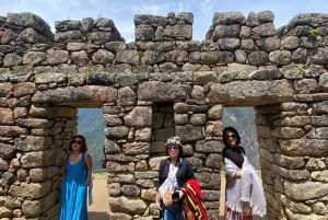 Från Aguas Calientes: Machu Picchu guidad tur med biljetter