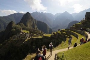 Desde Aguas Calientes: Ticket de entrada a Machu Picchu, tour guiado y autobús