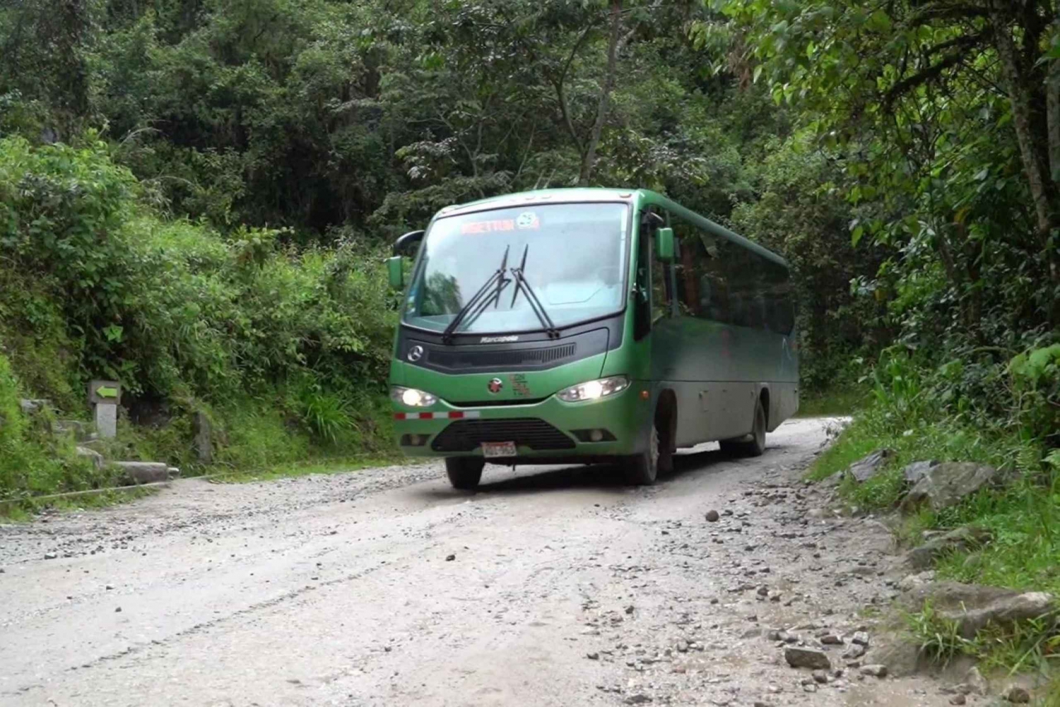 Aguas Calientesista: Machu Picchu Calientes: Edestakainen bussilippu Machu Picchuun