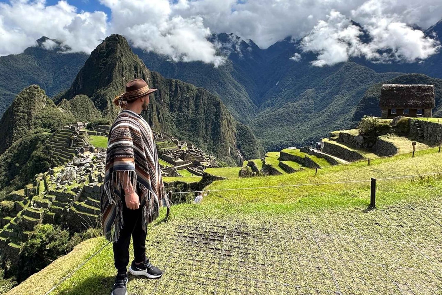 Cuscosta: 2 päivän opastettu retki Machu Picchulle kuljetuksineen