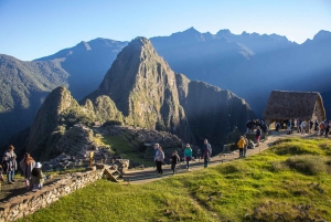 Desde Cusco: Excursión de 2 días a Machu Picchu, al atardecer o al amanecer