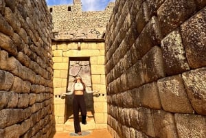 From Cusco: 2-Day Trip to the Sacred Valley and Machu Picchu