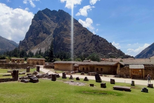 From Cusco: 2-Day Trip to the Sacred Valley and Machu Picchu