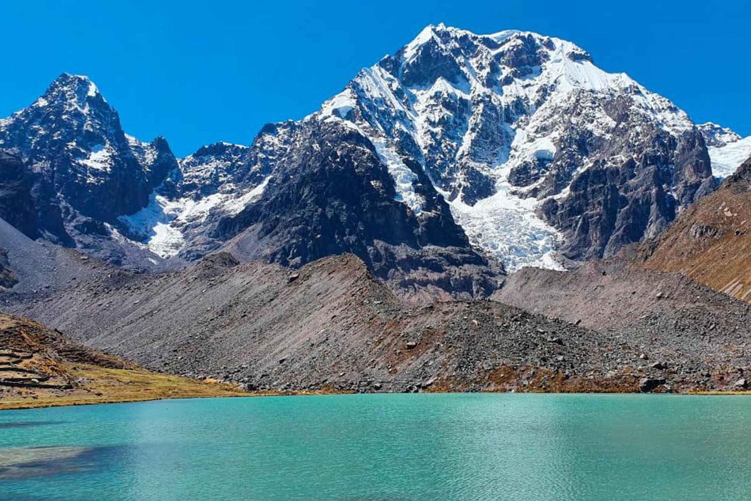 From Cusco: 7 Lakes Ausangate Trek with Breakfast and Lunch