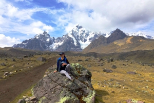 From Cusco: 7 Lakes Ausangate Trek with Breakfast and Lunch