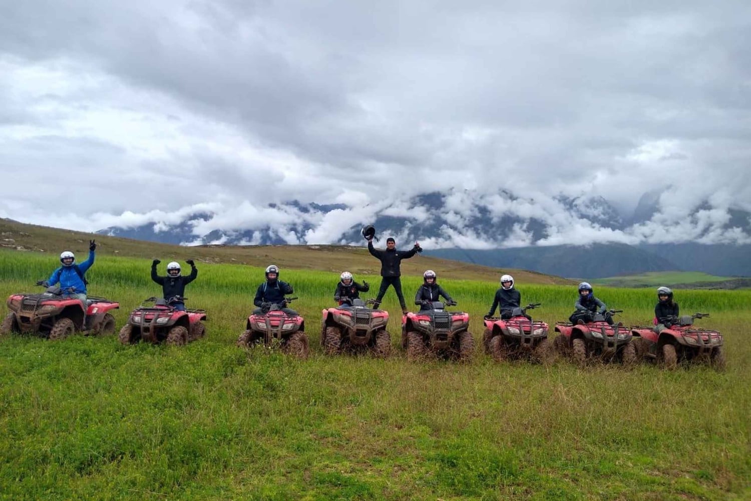 クスコ発：ATV によるワイポ ラグーンとマラス塩鉱山のツアー。