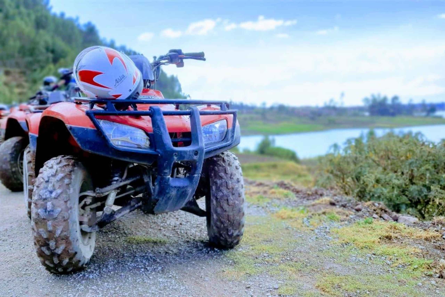 クスコ発：ATV によるワイポ ラグーンとマラス塩鉱山のツアー。