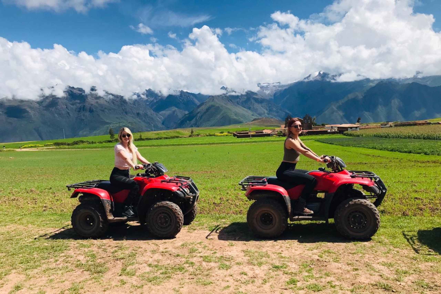 クスコ発：ATV によるワイポ ラグーンとマラス塩鉱山のツアー。