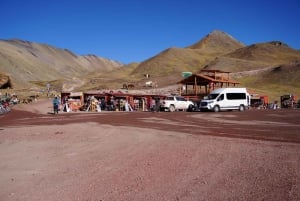 Fra Cusco: ATV til Rainbow Mountain eller Red Valley med måltid