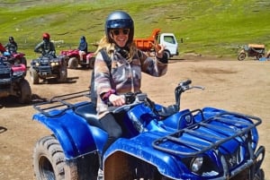 Z Cusco: quadami do Czerwonej Doliny i Tęczowej Góry z posiłkiem