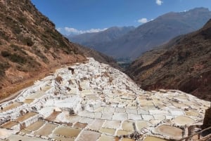 クスコ発：チンチェロ、ウツボ、マラス、オリャンタイタンボ、ピサック