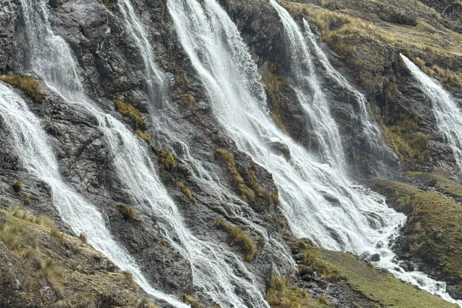 From Cusco: Excursion to 7 Quishuarani waterfalls |Private service|