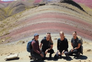 Da Cusco: escursione di 1 giorno al monte Palccoyo e pasti inclusi.