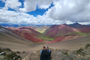 Von Cusco aus: Ganztagestour zum Regenbogenberg und zum Roten Tal