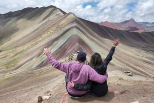 Von Cusco aus: Ganztagestour zum Regenbogenberg und zum Roten Tal