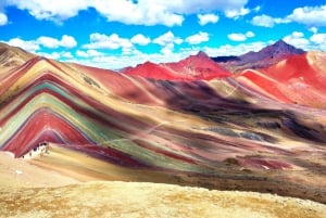 Från Cusco: Guidad tur till Rainbow Mountain med transport