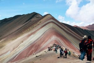 Z Cusco: Wycieczka z przewodnikiem po Rainbow Mountain z transportem