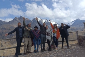 From Cusco: Guided Trip to Rainbow Mountain (6:30am option)