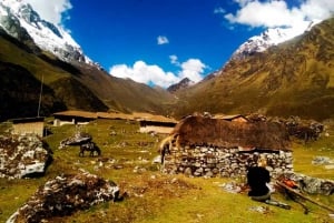 Desde Cuzco: Excursión de 2 días al Lago Humantay y la Montaña Arco Iris
