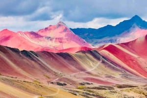 Från Cusco: 2-dagarstur till Humantay-sjön och Rainbow Mountain