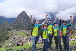 De Cusco: Excursão econômica de 2 dias a Machu Picchu de carro