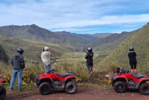 Cuscosta: Cusco: Värien vuori ja punainen laakso mönkijöillä