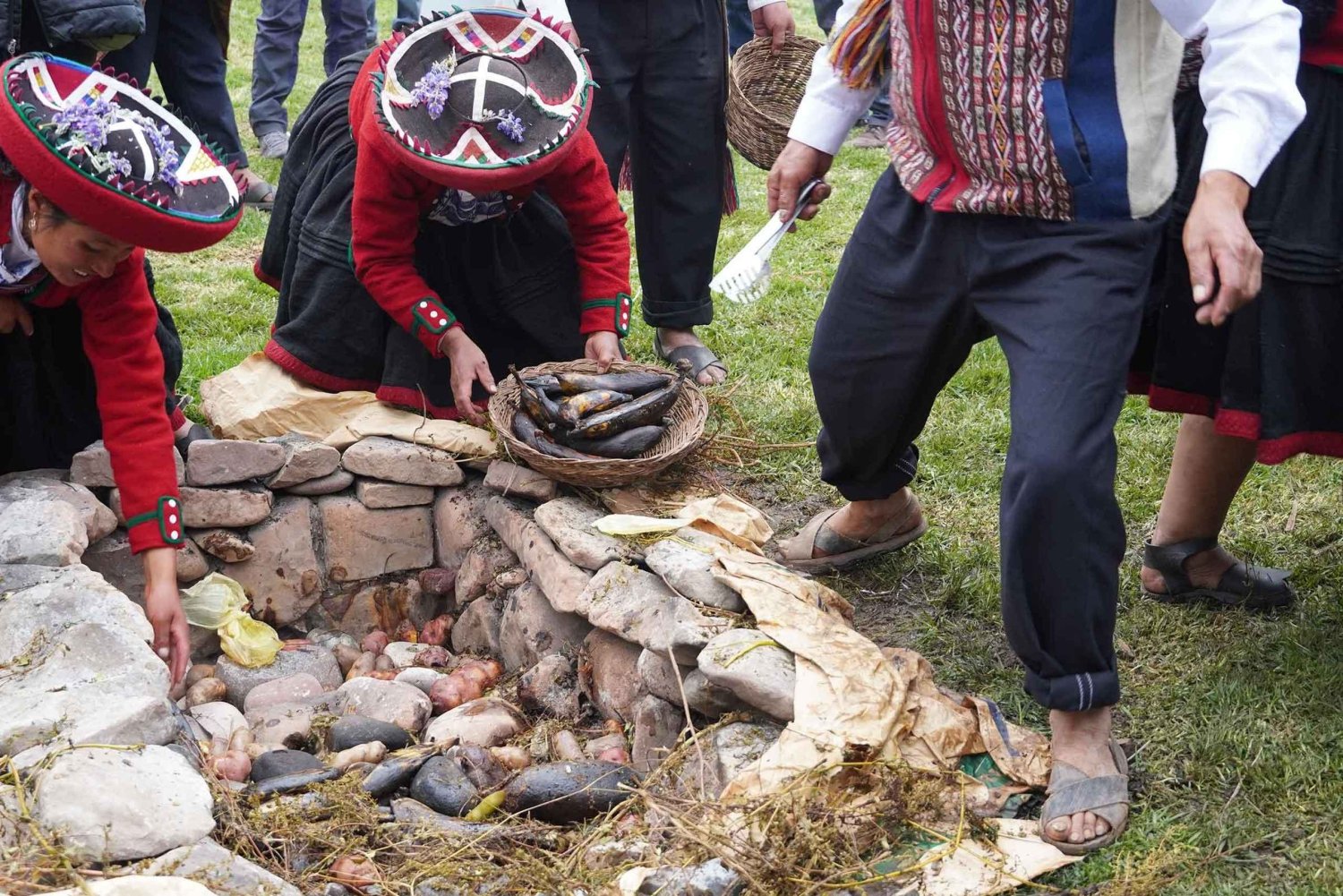 Desde Cusco: Pachamanca y tradiciones andinas en el Valle Sagrado