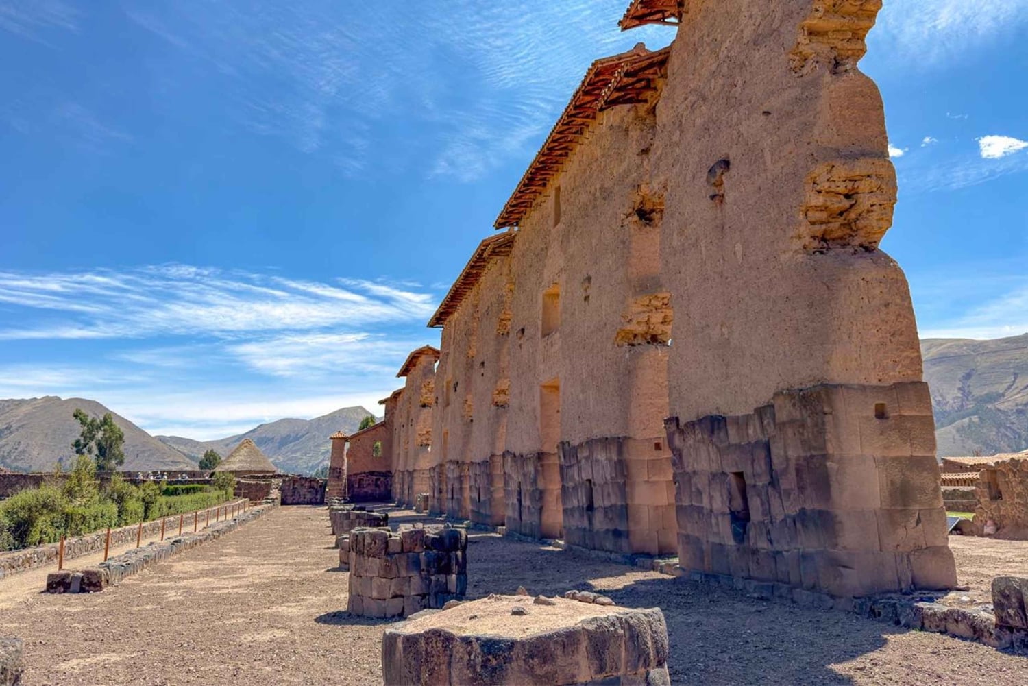 From Cusco: Pallay Punchu Hike and Raqchi Visit with Meals