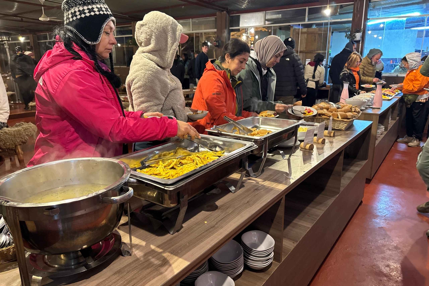 From Cusco: Pallay Punchu Hike and Raqchi Visit with Meals