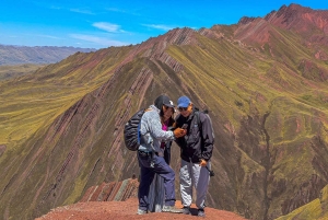 From Cusco: Pallay Punchu Hike and Raqchi Visit with Meals