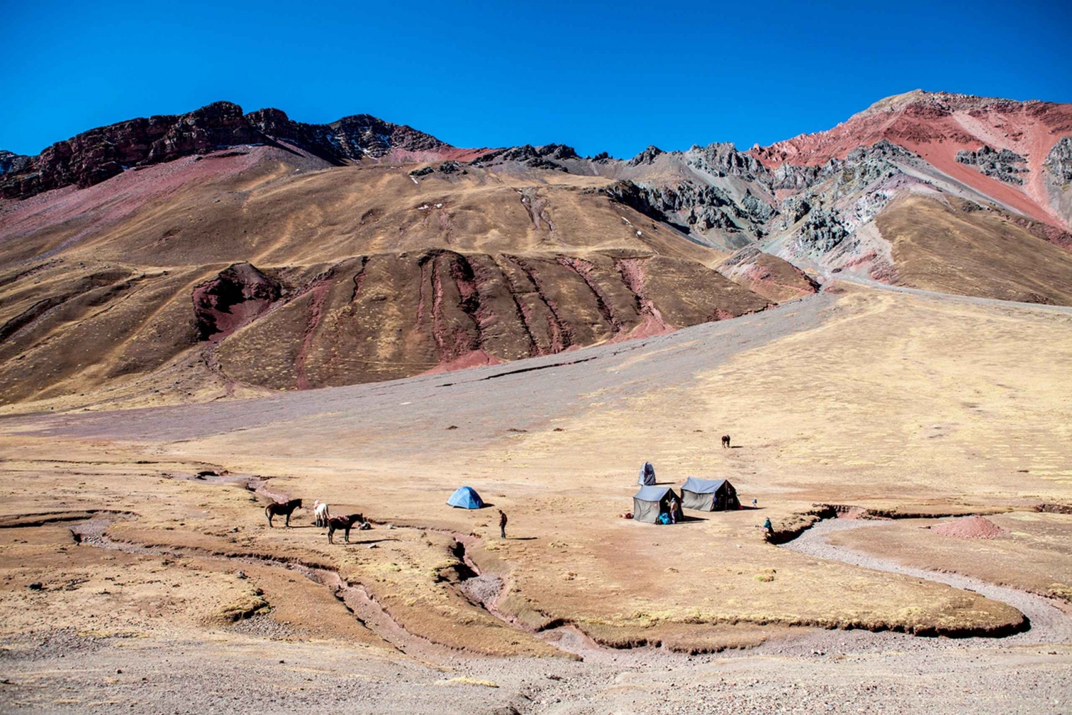 From Cusco: Private Full-Day Hike to The Rainbow Mountain