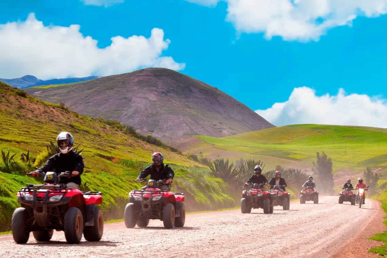 Cuscosta: Cusco: Quad Bike Adventure to Moray and Salineras (Mönkijäseikkailu Moray ja Salineras)