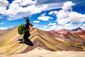 From Cusco: Rainbow Mountain 1-Day + Breakfast and Lunch