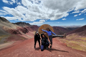 Da Cusco: Tour di un giorno della Montagna dell'Arcobaleno e della Valle Rossa