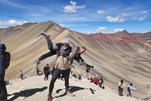 Fra Cusco: Rainbow Mountain og Red Valley heldagstur