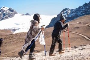 Desde Cusco: Montaña Arco Iris y Valle Rojo Excursión Opcional