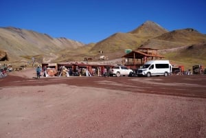 Fra Cusco: ATV til Rainbow Mountain eller Red Valley med måltid