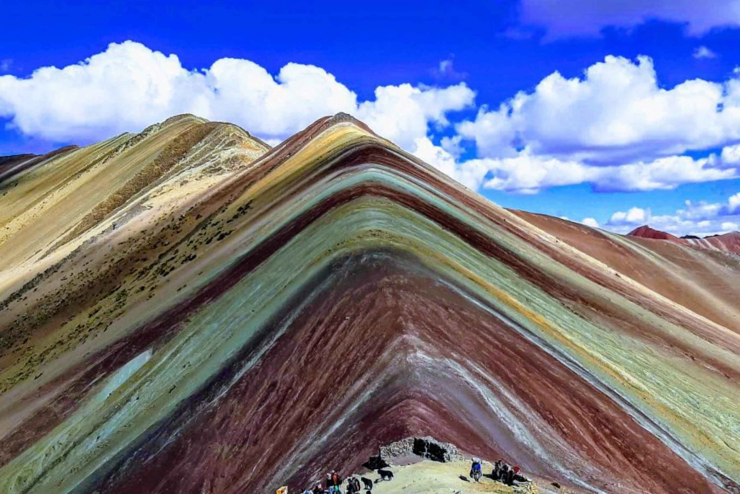 From Cusco: Rainbow Mountain hiking and trekking day trip